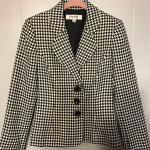 New Houndstooth Women’s Blazer / size 4